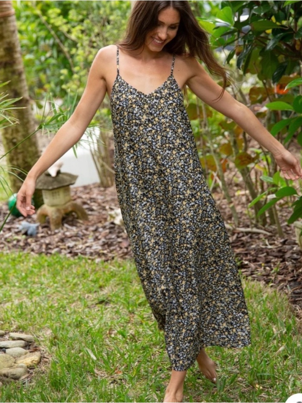 NATURAL LIFE Rumor Black Floral Slip Dress